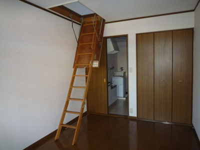 【居間・リビング】 | さくらハイツ | ロフト用はしご