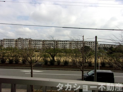 【展望】 | 稲毛東映マンション A棟 | 前面公園ですので、2階ですが眺望良好です。
陽当りも良い気持ちの良いお部屋です!!