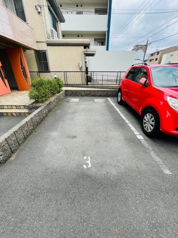 仲介手数料0円！！Aranjuez千原の駐車場