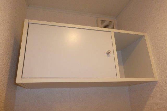 ＳＵＮ’Ｓ　ＧＡＲＤＥＮ　Ｂのトイレ|トイレ棚