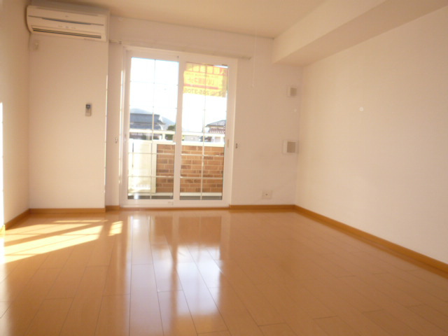 ＳＵＮ’Ｓ　ＧＡＲＤＥＮ　Ｂの居間・リビング|洋室