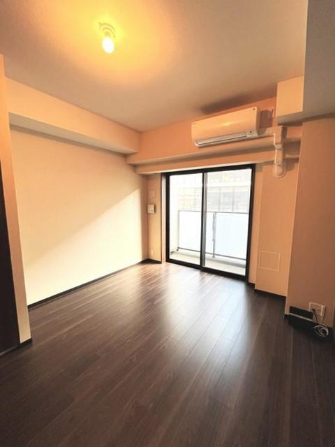 ラティエラ武蔵小杉の居間・リビング|同タイプ住戸の参考写真です。