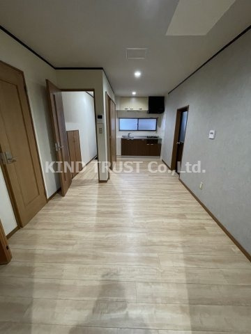 花荘の居間・リビング|こちらのリビングで趣味の時間をお楽しみください