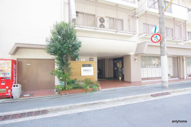 大島紬ビル　仲介手数料無料のエントランス