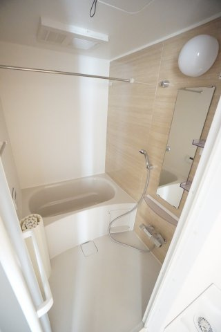 【浴室】 | フルーヴ | ※同物件・反転タイプの写真です。