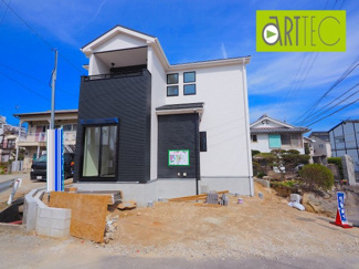 【駐車場】 | 【駐車スペース】
日々の暮らしにマイカーが必要。そんな方は物件の購入条件に駐車場は必須です。通勤に、家族のお迎えに、お買物に、おでかけに、クルマライフを楽しみたい方に。