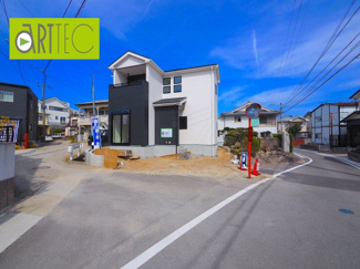 【前面道路含む現地写真】 | 【前面道路】
前面道路は毎日の駐車の出し入れで大事なポイントです！
車種によっても便利・不便がありますのでご確認ください♪