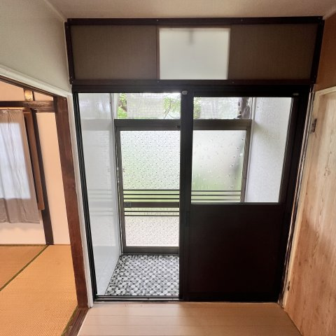 室蘭市港北町4丁目18-13戸建の玄関