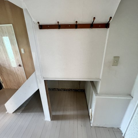 室蘭市港北町4丁目18-13戸建の収納