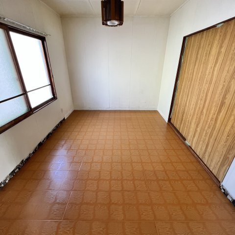 柏木町9-17アパートの居間・リビング