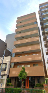 【外観】 | 【 Appearance 】
存在感のある建物は、居住者の拠点としてずっと価値を持ち続ける。今もそこでじっと佇み、居住者の安全や安心を守ってくれています。