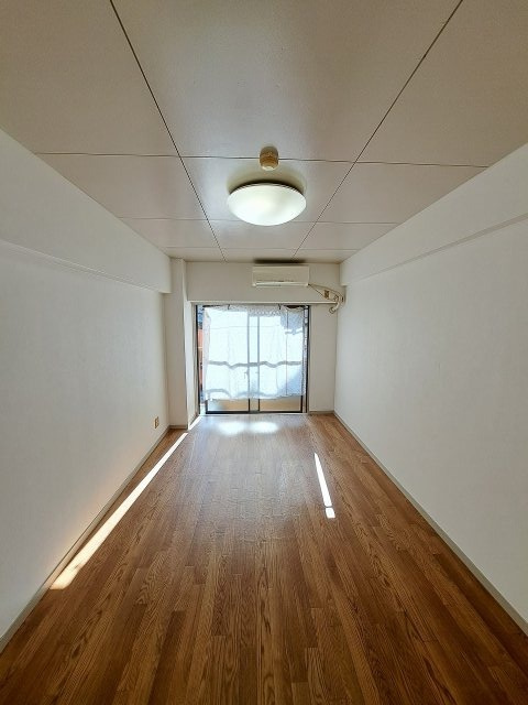 第１冨久井ハイツの居間・リビング