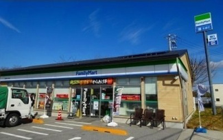 【周辺】 | レイクサイド・Ｗｉｎ | ファミリーマート県立大学前店様まで400m