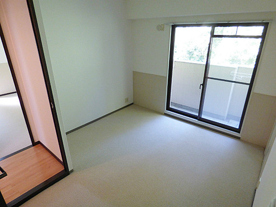 エルム御影の洋室