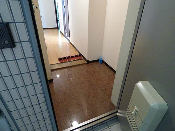 エルム御影の玄関