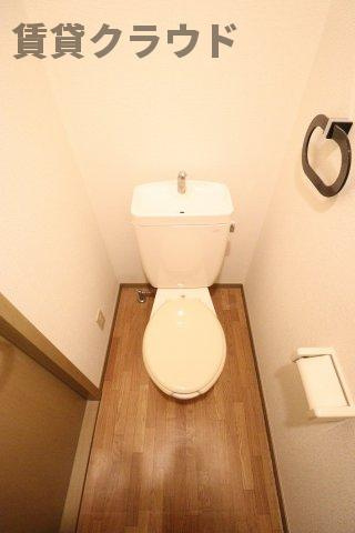 グレイスパティオⅡのトイレ|落ち着いた色調のトイレです
