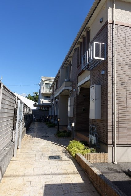 パルティール小曽根のエントランス