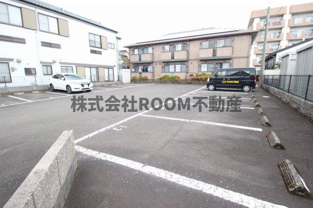 リーフレットエコーⅠ号館の駐車場|駐車スペースもあります