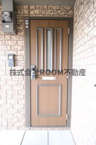 リーフレットエコーⅠ号館の玄関|落ち着いた玄関です