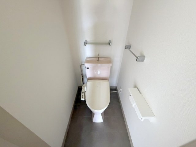 広島市西区高須３丁目の賃貸マンションのトイレ