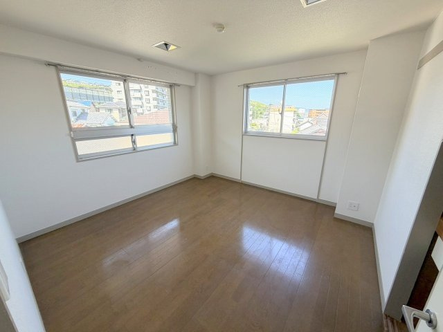 広島市西区高須３丁目の賃貸マンションの居間・リビング