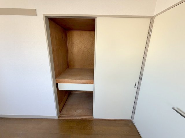 広島市西区高須３丁目の賃貸マンションの収納