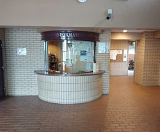 【エントランス】 | 毎日通るエントランスはこのようになっています。手入れも行き届いており、安心です。