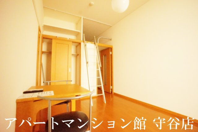 レオパレス守谷中央の寝室