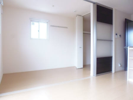 BagusRC（バグースアールシー）【キャッシュバック対象物件】の居間・リビング|こちらのリビングで趣味の時間をお楽しみください