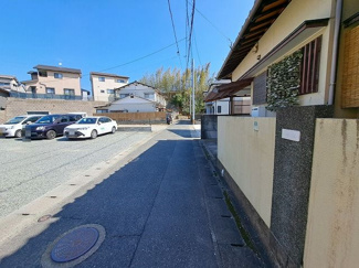 【前面道路含む現地写真】