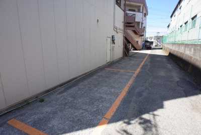 【駐車場】 | 新石生マンション