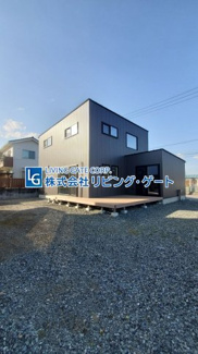 【外観】 | スタイリッシュな外観の未入居住宅。