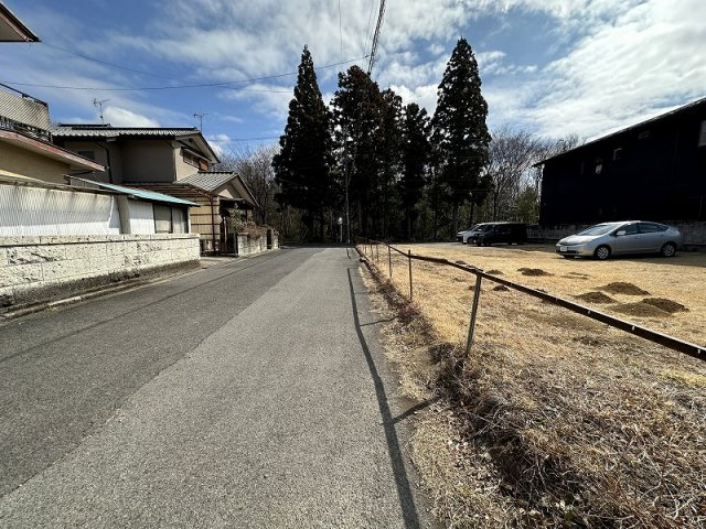 【前面道路含む現地写真】