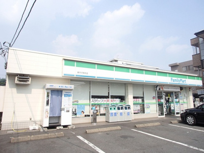 ファミリーマート 東所沢駅前店まで210ｍ