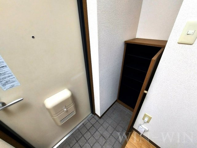 ドゥプレジールの玄関