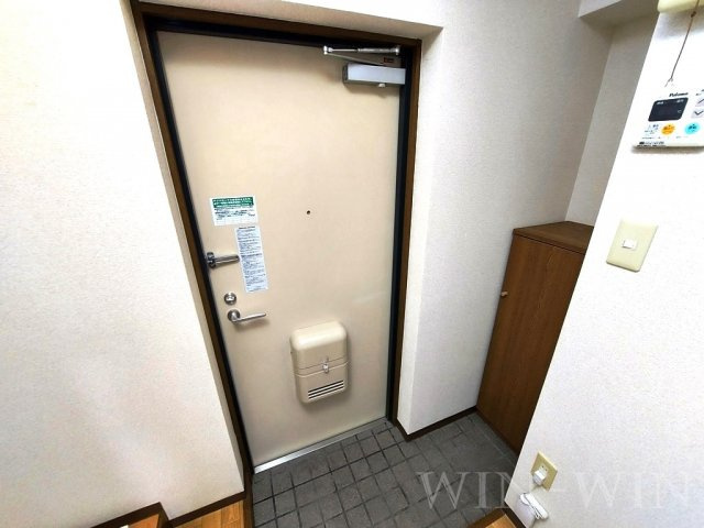 ドゥプレジールの玄関