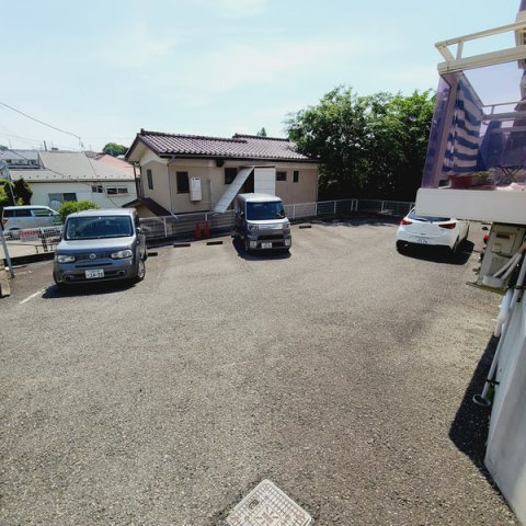 ル・セットの駐車場