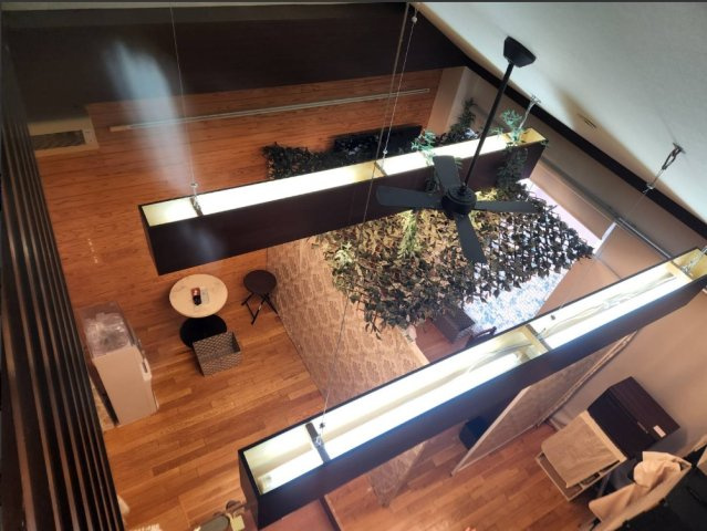 【内装】 | DEGUCHI UMEDAビル | メゾネット上階から下をみたところ