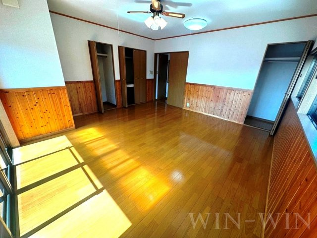 山田町借家の洋室