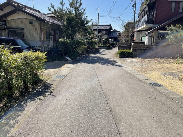 各務原市鵜沼山崎町7丁目の前面道路含む現地写真