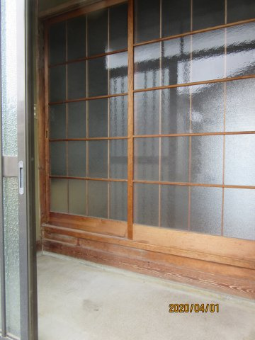 つつじ町貸住宅の玄関