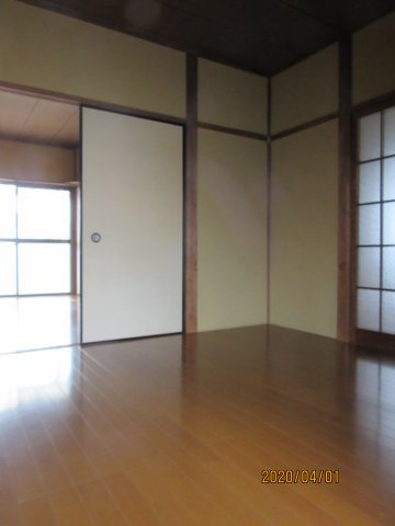 つつじ町貸住宅の洋室