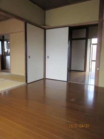 つつじ町貸住宅の洋室