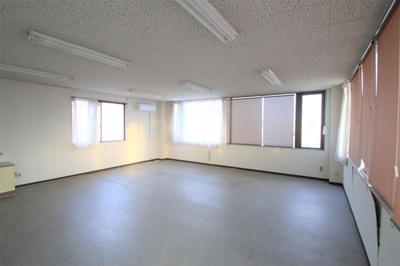 【居間・リビング】 | ロイヤルエースビル | レイアウト自由