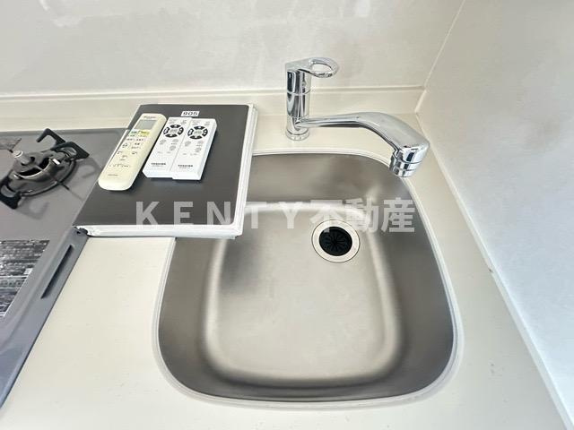 【キッチン】 | Ｋ－ｒｅｓｉｄｅｎｃｅ蒲田 | コンパクトなキッチンで掃除もラクラク