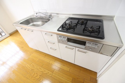 【キッチン】 | 有馬パレス阿倍野 | グリルも付いた、3口のガスコンロです♪