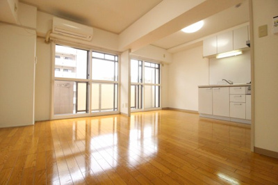 【居間・リビング】 | 有馬パレス阿倍野 | 広々と使えます