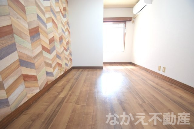 【居間・リビング】 | こちらの居間で趣味の時間をお楽しみください