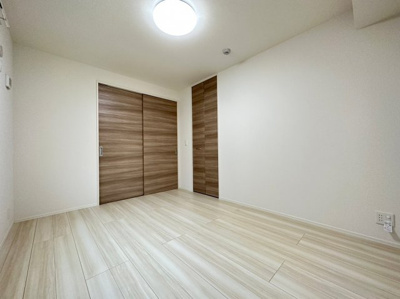 【寝室】 | クレストアカシ