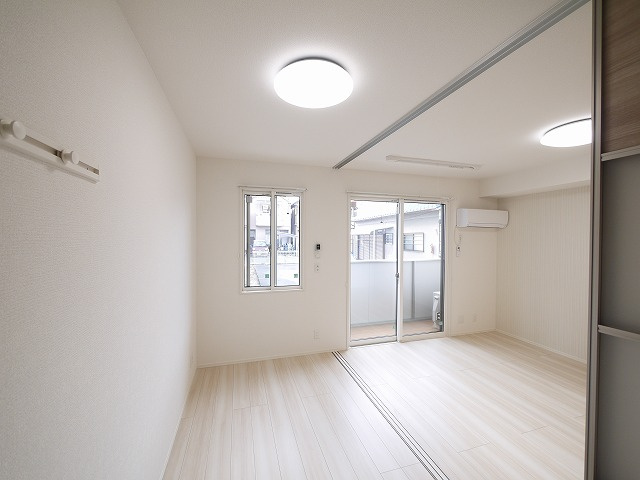 Nexus山中の洋室|落ち着いた色調の洋室です